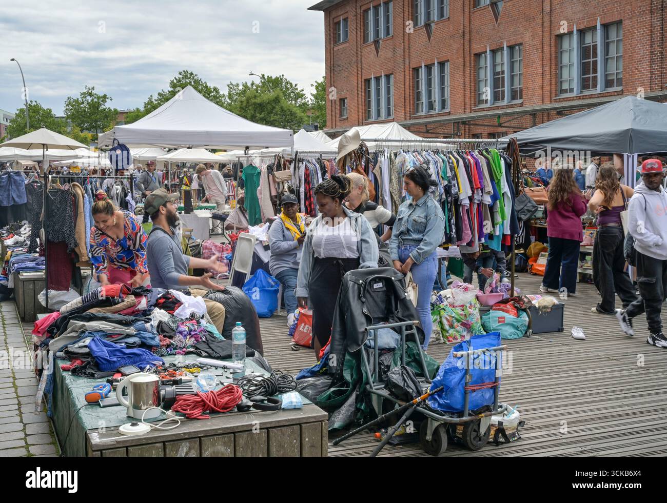 Flohmarkt Flohschanze, Neuer Kamp, Schanzenviertel, Hamburg, Deutschland Banque D'Images