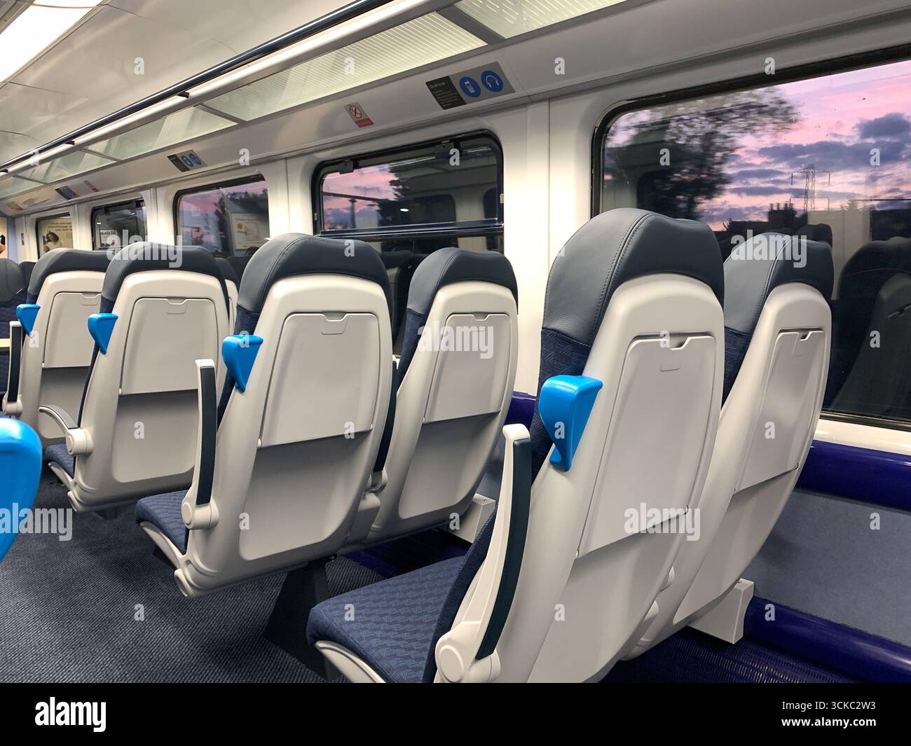 Londres, Royaume-Uni. 10 juin 2025. Wagons vides sur un train du Sud-Ouest à Londres. Crédit : Maureen McLean/Alamy Banque D'Images