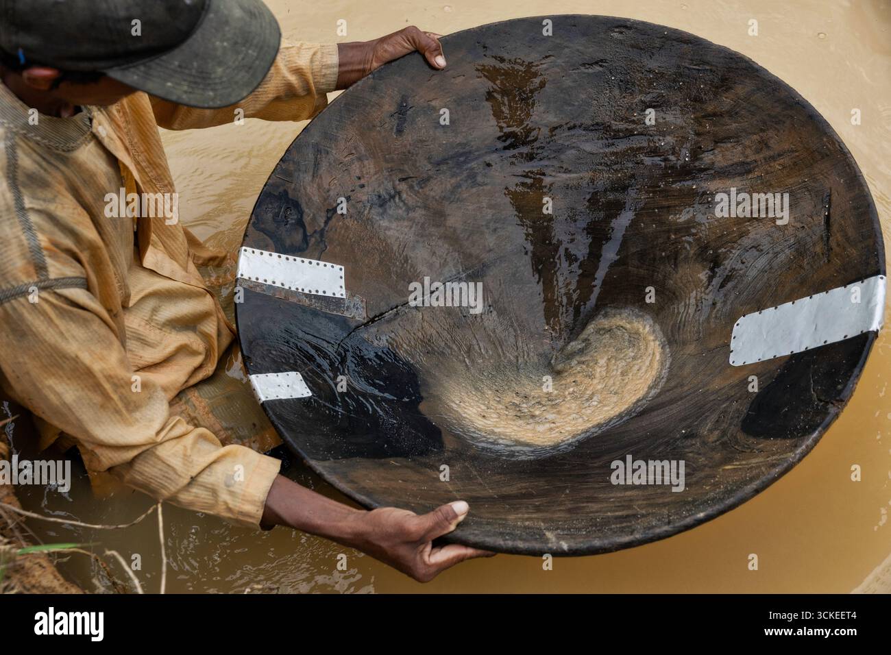 Extraction artisanale d'or et de diamants à Kalimantan, Bornéo, Indonésie Banque D'Images