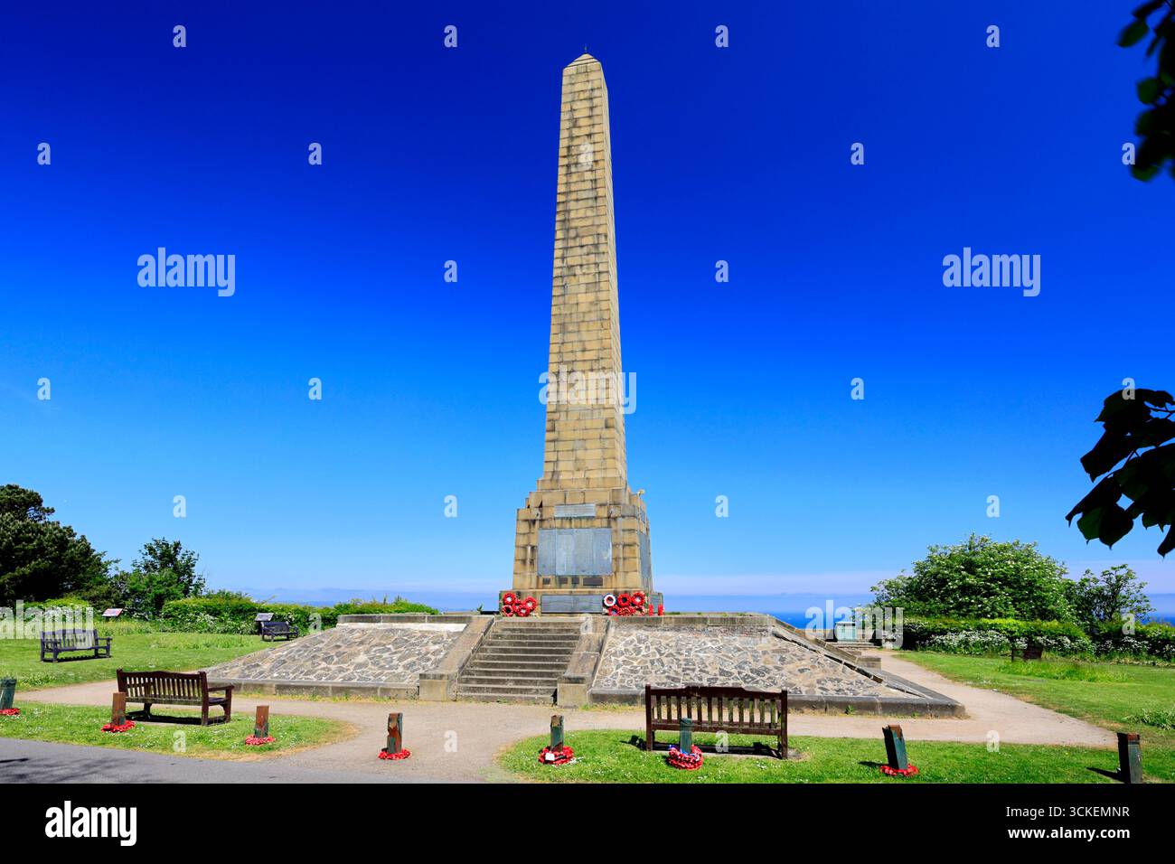 Le monument commémoratif de la guerre à Olivers point, ville de Scarborough, North Yorkshire, Angleterre, Royaume-Uni Banque D'Images