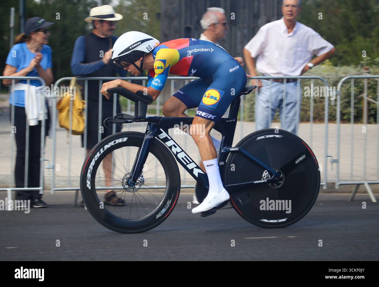 Valladolid, Espagne, 11 septembre 2025 : Andrea Bagioli (21 ans), cycliste de Lidl-Trek, participe au contre-la-montre lors de l'étape 18 de la Vuelta a España 2025 dans la ville de Valladolid, le 11 septembre 2025, à Valladolid, en Espagne. Crédit : Alberto Brevers / Almay Live News. Banque D'Images
