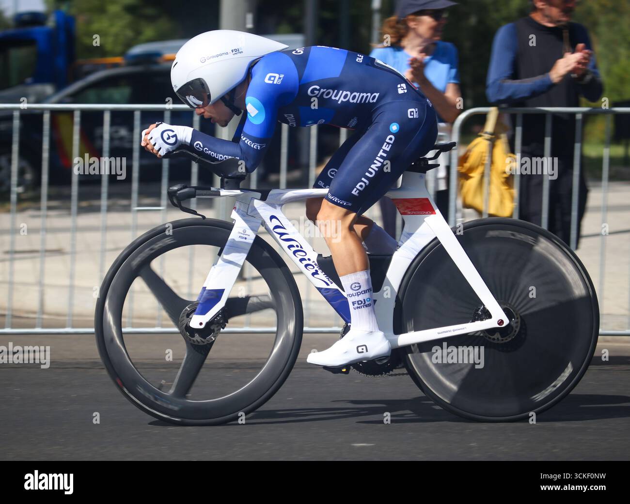 Valladolid, Espagne, 11 septembre 2025 : Groupama - cycliste FDJ Clement Braz (131) en compétition dans le contre-la-montre lors de l'étape 18 de la Vuelta a España 2025 dans la ville de Valladolid, le 11 septembre 2025, à Valladolid, Espagne. Crédit : Alberto Brevers / Almay Live News. Banque D'Images