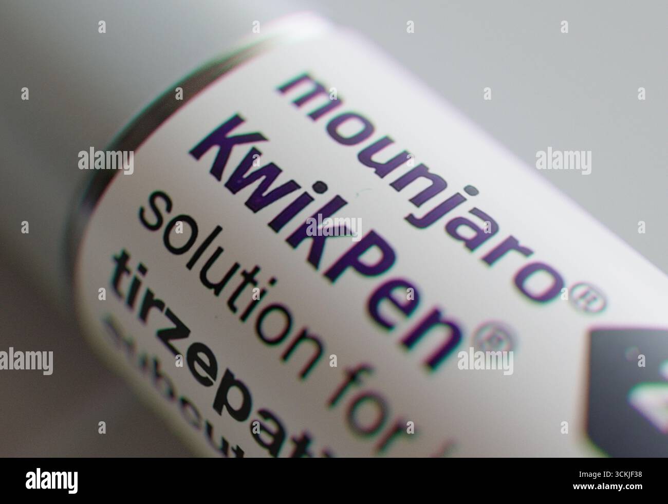 12 septembre 2025 - Bristol, Royaume-Uni : un gros plan d'une étiquette Mounjaro KwikPen d'injections de perte de poids Banque D'Images