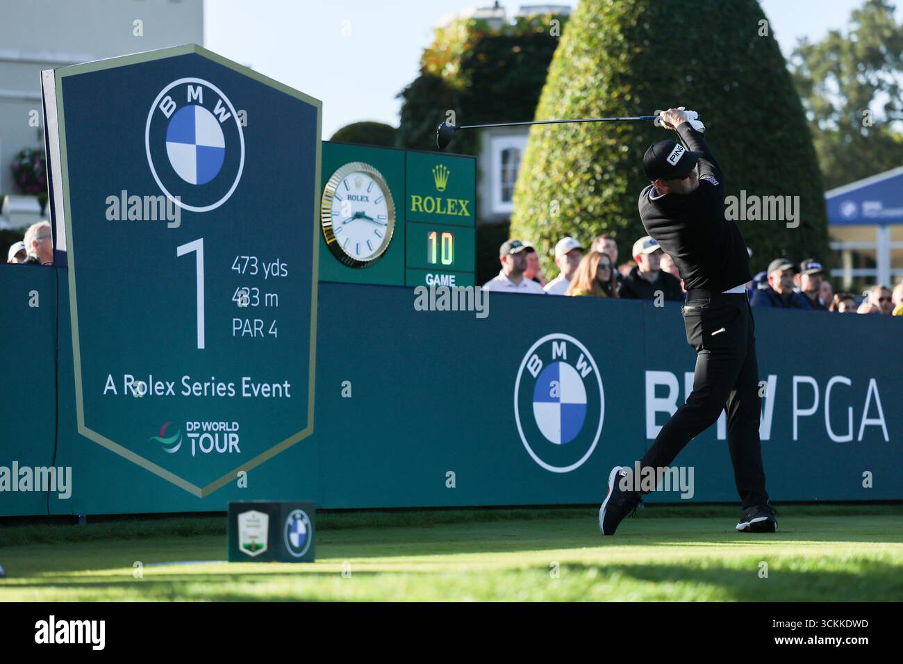 Wentworth Club, Londres, Royaume-Uni. 12 septembre 2025. Le BMW PGA Championship Round 2 ; Corey Conners of England tee off à partir du 1er tee Credit : action plus Sports/Alamy Live News Banque D'Images