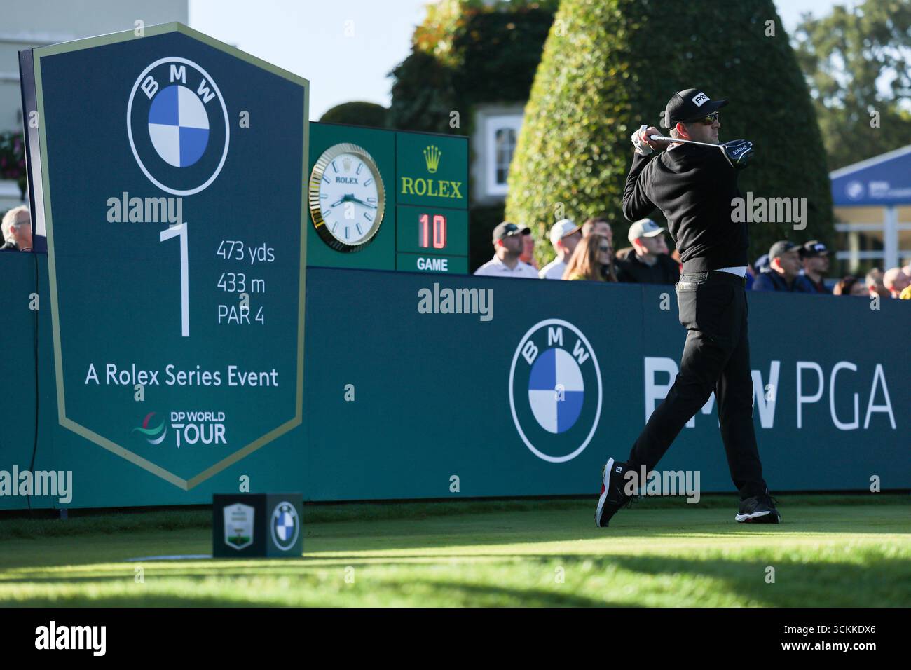 Wentworth Club, Londres, Royaume-Uni. 12 septembre 2025. Le BMW PGA Championship Round 2 ; Corey Conners of England tee off à partir du 1er tee Credit : action plus Sports/Alamy Live News Banque D'Images
