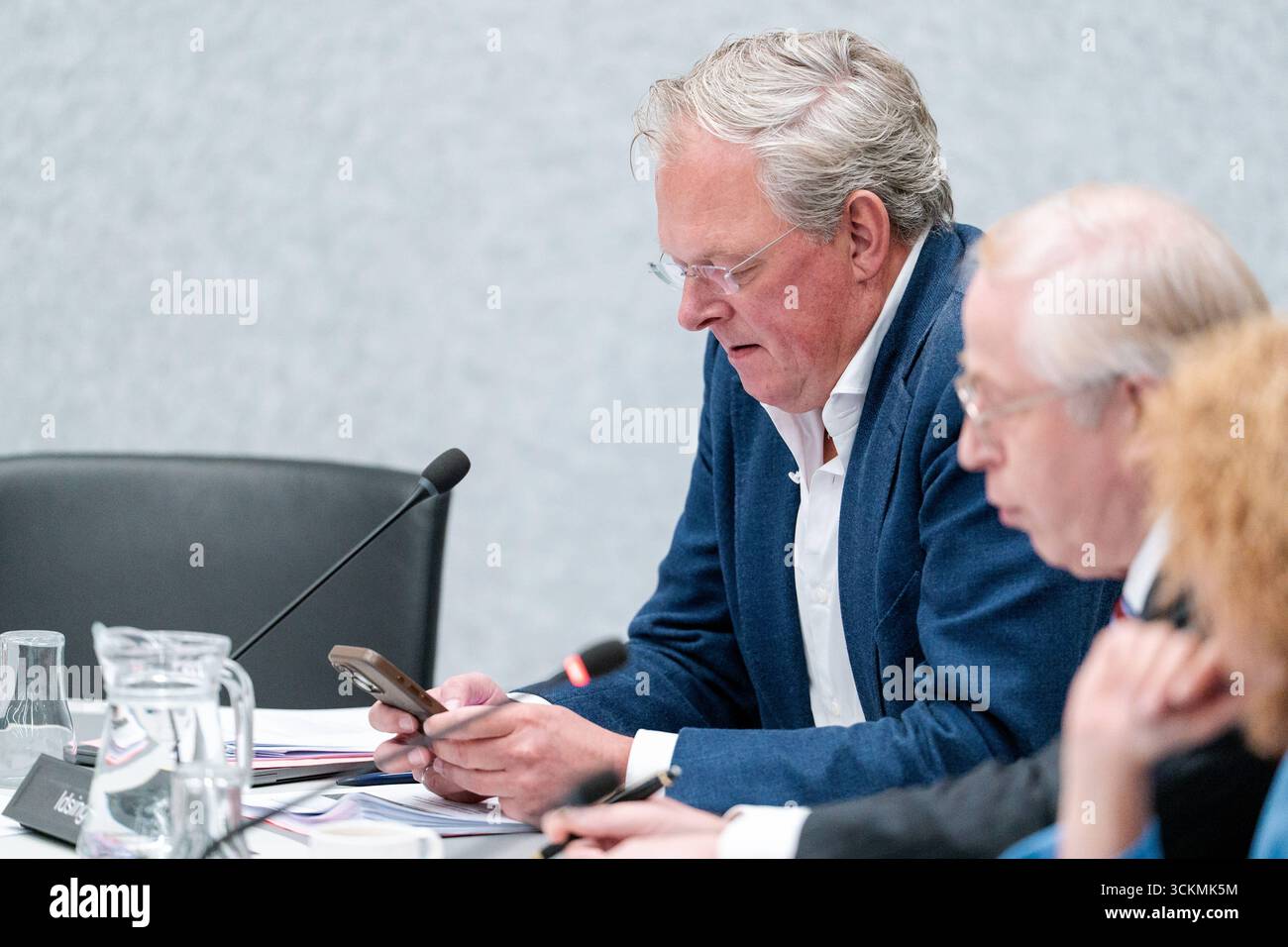 2025-09-11 Néerlandais Tweede Kamer débat plénier DEN HAAG, PAYS-BAS - 11 SEPTEMBRE : Folkert Idsinga NSC pendant le débat plénier à la Tweede Kamer le 11 septembre 2025 à Den Haag, pays-Bas Den Haag Tweede Kamer pays-Bas contenu non disponible pour redistribution aux pays-Bas directement ou indirectement par des tiers. Droit d'auteur : xJohnxBeckmannx Banque D'Images