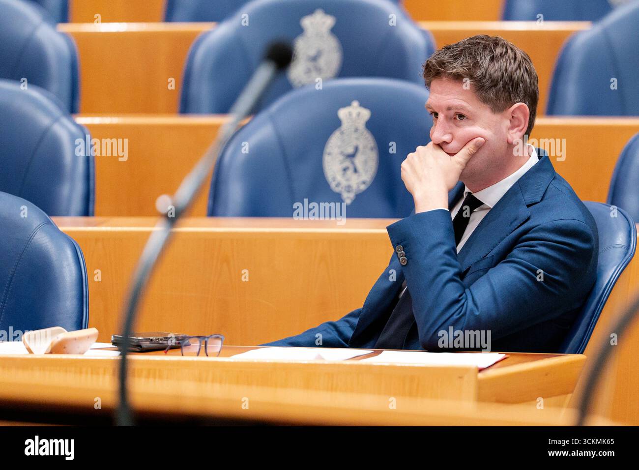 2025-09-11 Néerlandais Tweede Kamer débat plénier DEN HAAG, PAYS-BAS - 11 SEPTEMBRE : Jan Paternotte D66 lors du débat plénier à la Tweede Kamer le 11 septembre 2025 à Den Haag, pays-Bas Den Haag Tweede Kamer pays-Bas contenu non disponible pour redistribution aux pays-Bas directement ou indirectement par des tiers. Droit d'auteur : xJohnxBeckmannx Banque D'Images