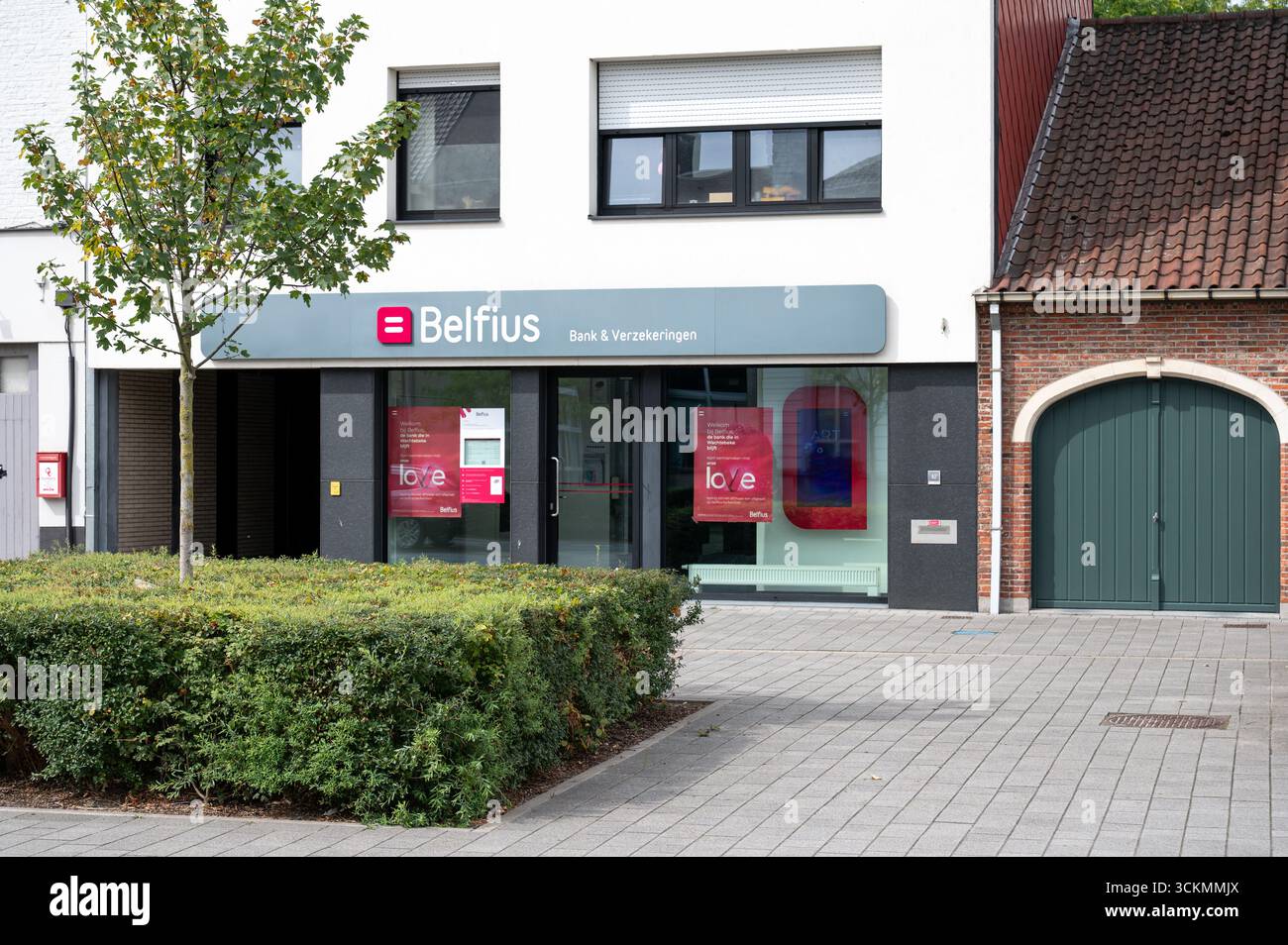 Agence locale de banque et d'assurance Belfius à Wachtebeke, Flandre orientale, Belgique 6 SEP 2025 Banque D'Images