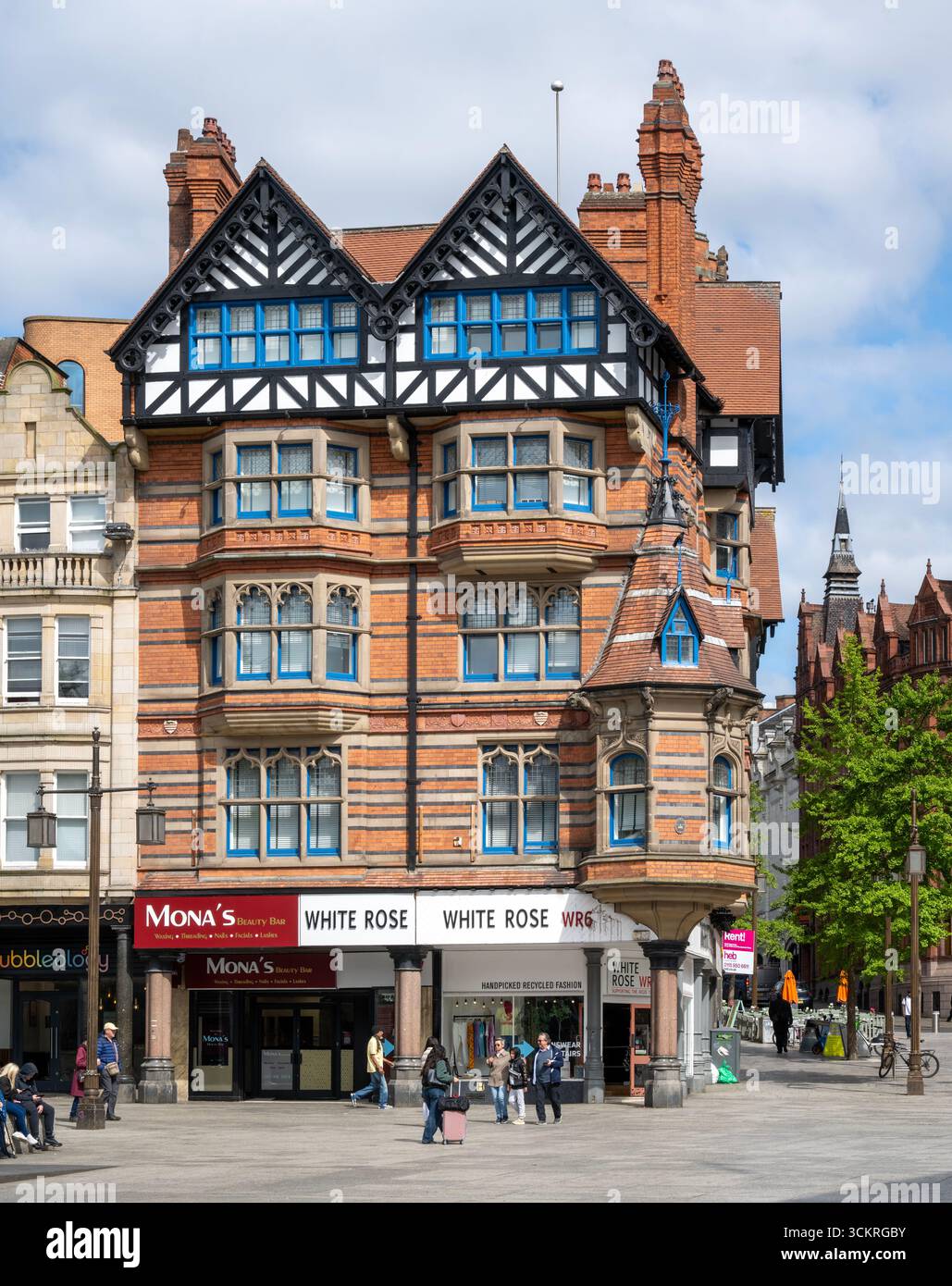Queen's Chambers - bâtiment classé grade II - long Row et King Street, Nottingham, Nottinghamshire, Angleterre, Royaume-Uni - architecte Watson Fothergill Banque D'Images