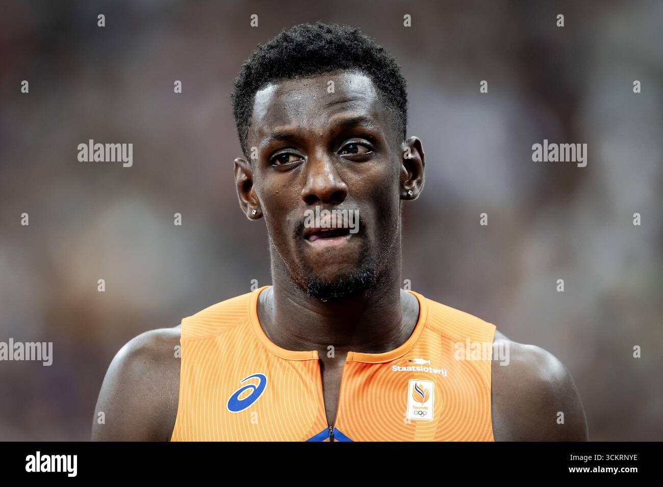 TOKYO - Taymir Burnet dans le 100 mètres lors des Championnats du monde d'athlétisme au stade national du Japon. ANP ROBIN VAN LONKHUIJSEN Banque D'Images