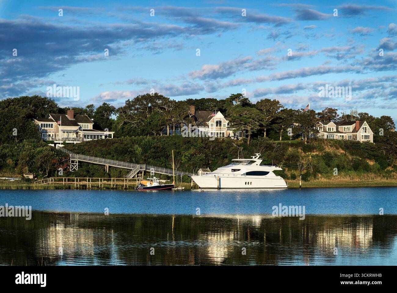 Yacht de luxe amarré à Stage Island à Chatham. Banque D'Images