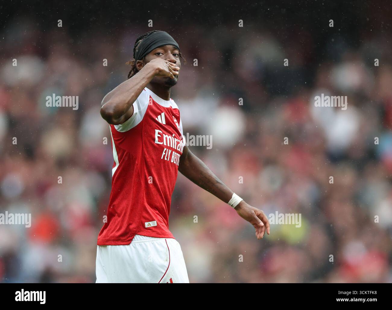 Londres, Royaume-Uni. 13 septembre 2025. Noni Madueke d'Arsenal lance un baiser à la foule pendant le match Arsenal vs Nottingham Forest premier League à l'Emirates Stadium de Londres. Le crédit photo devrait se lire comme suit : David Klein/Sportimage crédit : Sportimage Ltd/Alamy Live News Banque D'Images