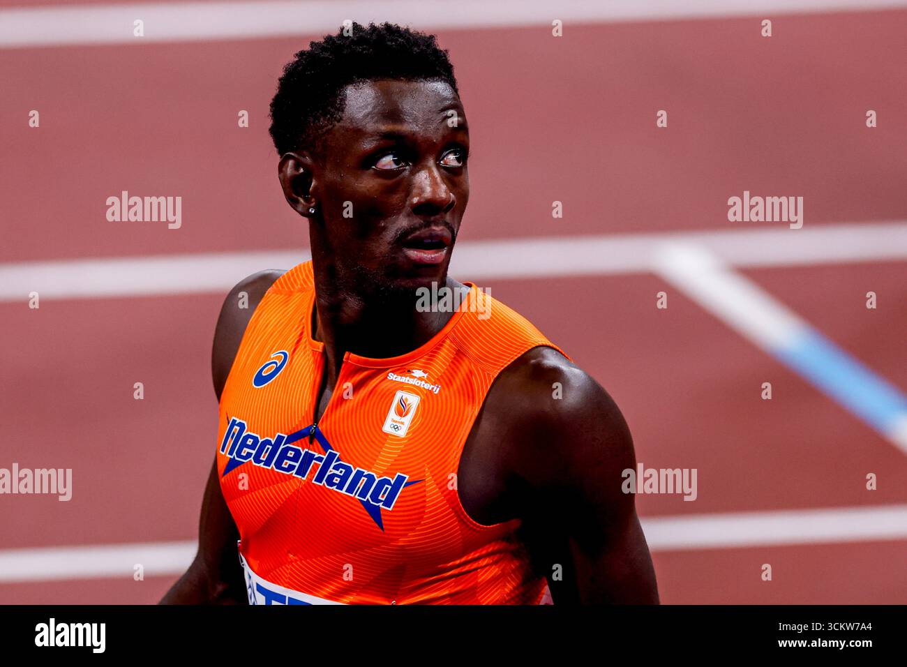 Taymir Burnet, des pays-Bas, regarde après avoir disputé le 100 mètres masculin lors des Championnats du monde d'athlétisme Tokyo 2025 du jour 1 au stade national du Japon le 13 septembre 2025 à Tokyo, au Japon. (Crédit : Marcel ter bals/MTB-photo/Alamy Live News) Banque D'Images