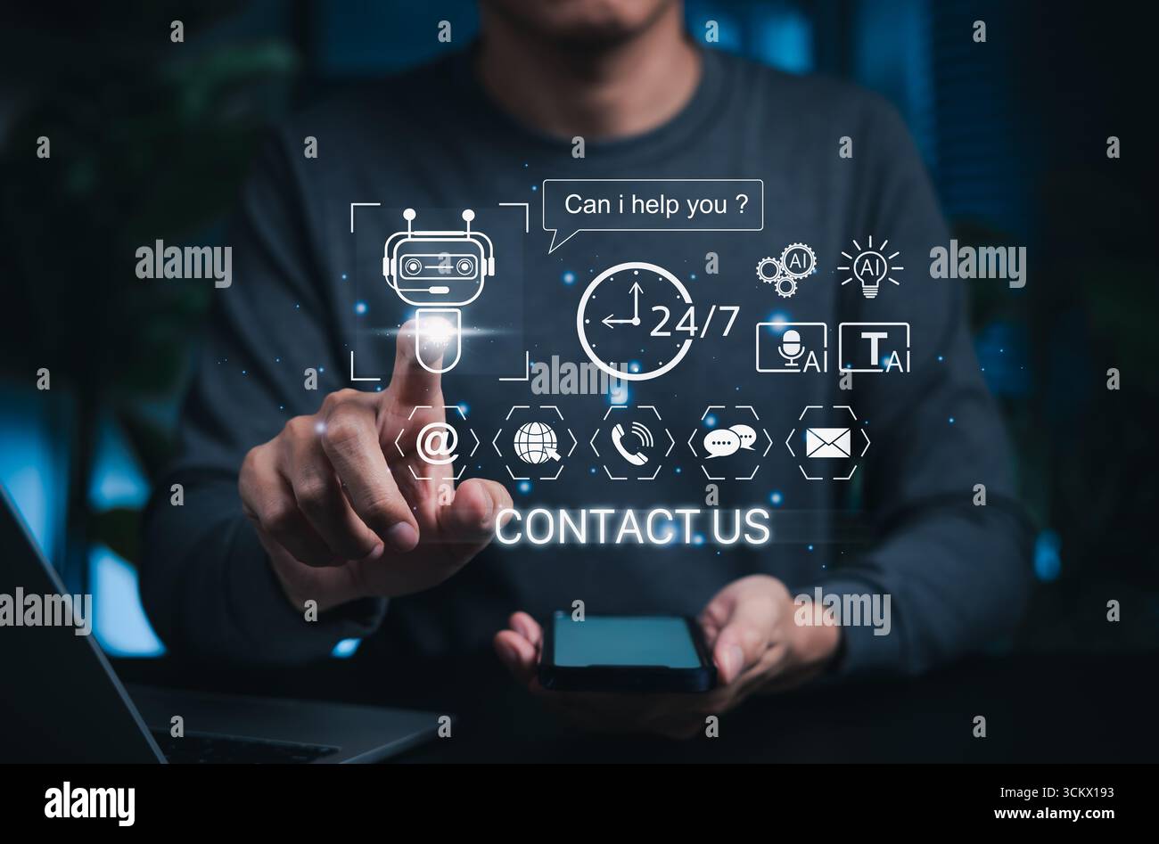 Concept de service client AI chatbot. Personne utilisant un smartphone avec icône d'assistant virtuel entourée de symboles de contact, support 24/7, Banque D'Images