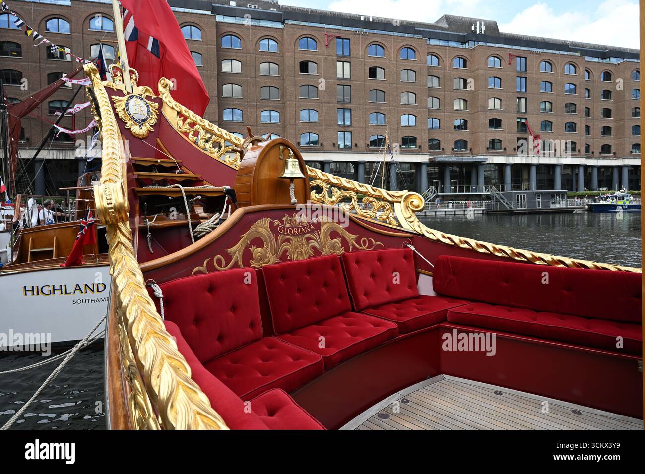 Poupe de la barge royale Gloriana Banque D'Images