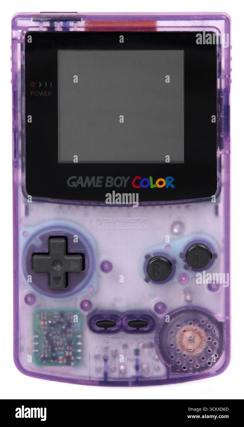 1998 Console portable Nintendo Game Boy Color violet transparent. Banque D'Images 1998 Console portable Nintendo Game Boy Color violet transparent. Banque D'Images