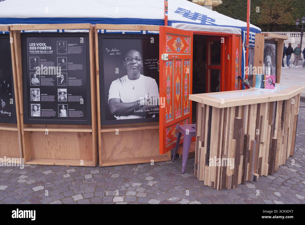 Exposition : PHOTOCLIMAT - Biennale sociale et environnementale de Paris place de la Concorde, Paris France. Banque D'Images