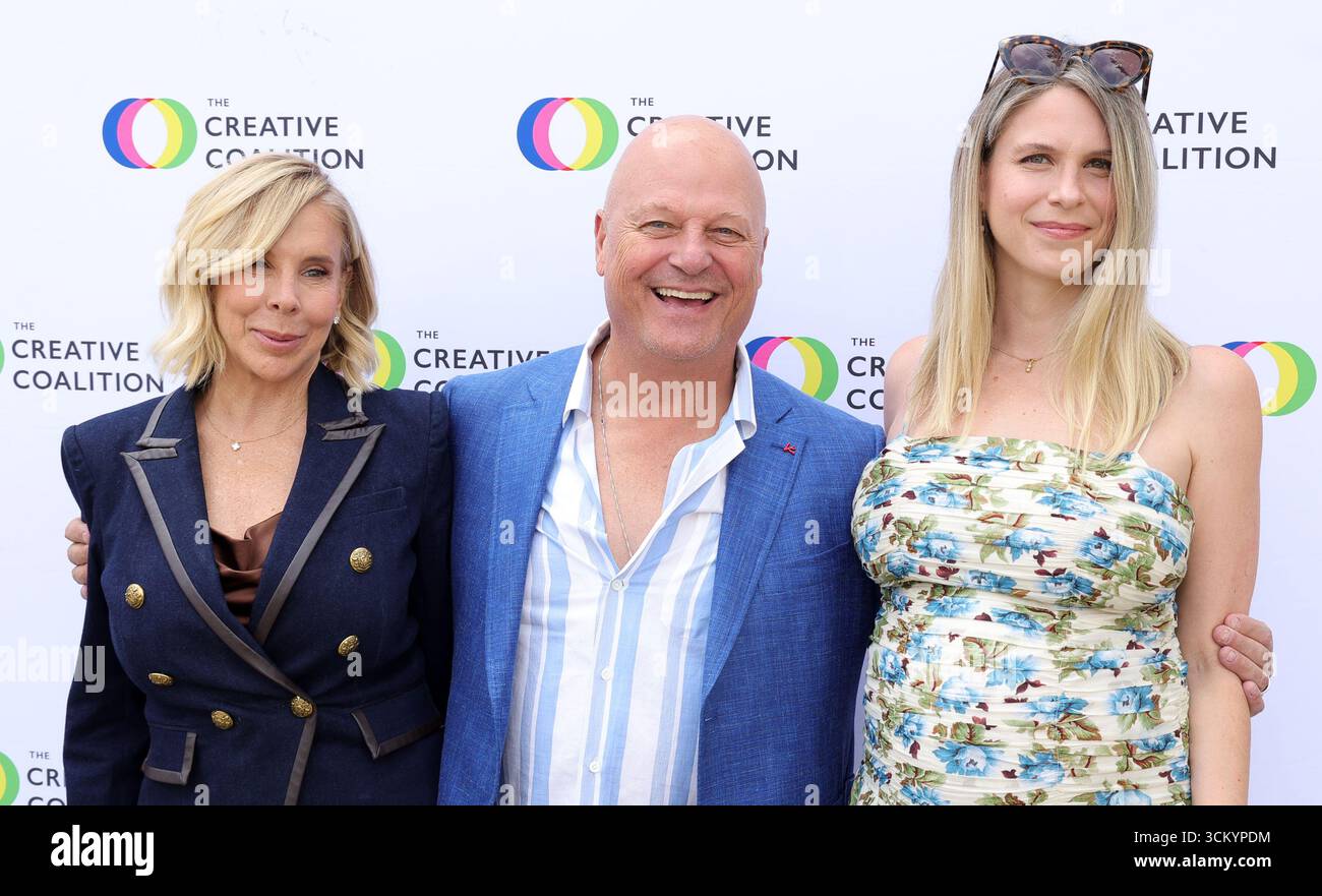 13 septembre 2025 . West Hollywood, Californie - Michelle Morâ€n, Michael Chiklis et Autumn Chiklis lors de la 11e cérémonie annuelle de remise des prix humanitaires de la Coalition créative qui s'est tenue à la Vidiots Foundation - Craig's Restaurant à West Hollywood. (Crédit image : © FS/AdMedia via ZUMA Press Wire) USAGE ÉDITORIAL SEULEMENT ! Non destiné à UN USAGE commercial ! Banque D'Images