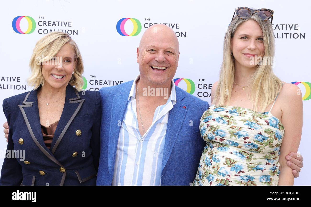 13 septembre 2025 . West Hollywood, Californie - Michelle Morâ€n, Michael Chiklis et Autumn Chiklis lors de la 11e cérémonie annuelle de remise des prix humanitaires de la Coalition créative qui s'est tenue à la Vidiots Foundation - Craig's Restaurant à West Hollywood. (Crédit image : © FS/AdMedia via ZUMA Press Wire) USAGE ÉDITORIAL SEULEMENT ! Non destiné à UN USAGE commercial ! Banque D'Images