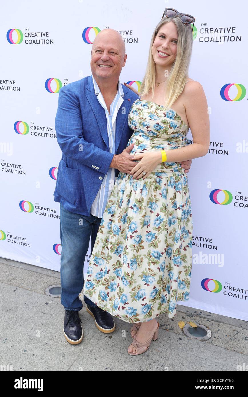 13 septembre 2025 . West Hollywood, Californie - Michael Chiklis et Autumn Chiklis lors de la 11e cérémonie annuelle de remise des prix humanitaires de la Coalition créative, qui s'est tenue à la Vidiots Foundation - Craig's Restaurant à West Hollywood. (Crédit image : © FS/AdMedia via ZUMA Press Wire) USAGE ÉDITORIAL SEULEMENT ! Non destiné à UN USAGE commercial ! Banque D'Images