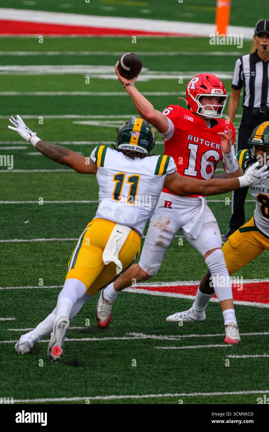 Piscataway, New Jersey, États-Unis. 13 septembre 2025. Pendant le match de football de la NCAA entre les Spartans de Norfolk State et les Rutgers Scarlet Knights au stade Shi (crédit image : © James Patrick Cooper/ZUMA Press Wire) USAGE ÉDITORIAL UNIQUEMENT ! Non destiné à UN USAGE commercial ! Banque D'Images