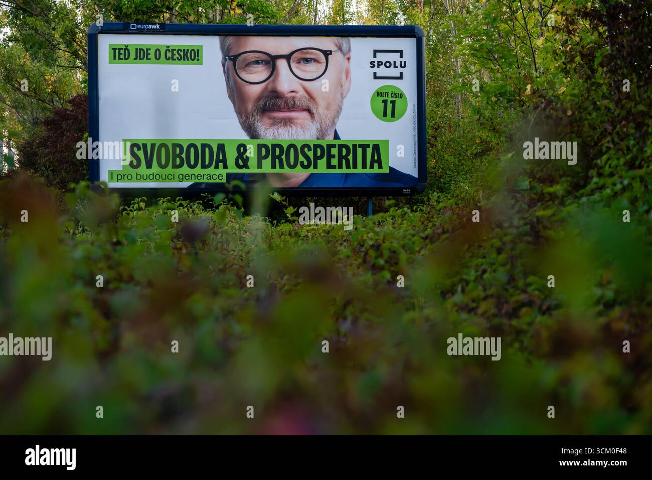 Prague, République tchèque. 31 août 2025. Un panneau d'affichage électoral pour le premier ministre tchèque Petr Fiala de Coalition SPOLU Seen. Les élections législatives auront lieu les 3 et 4 octobre 2025. (Photo de Tomas Tkacik/SOPA images/SIPA USA) crédit : SIPA USA/Alamy Live News Banque D'Images