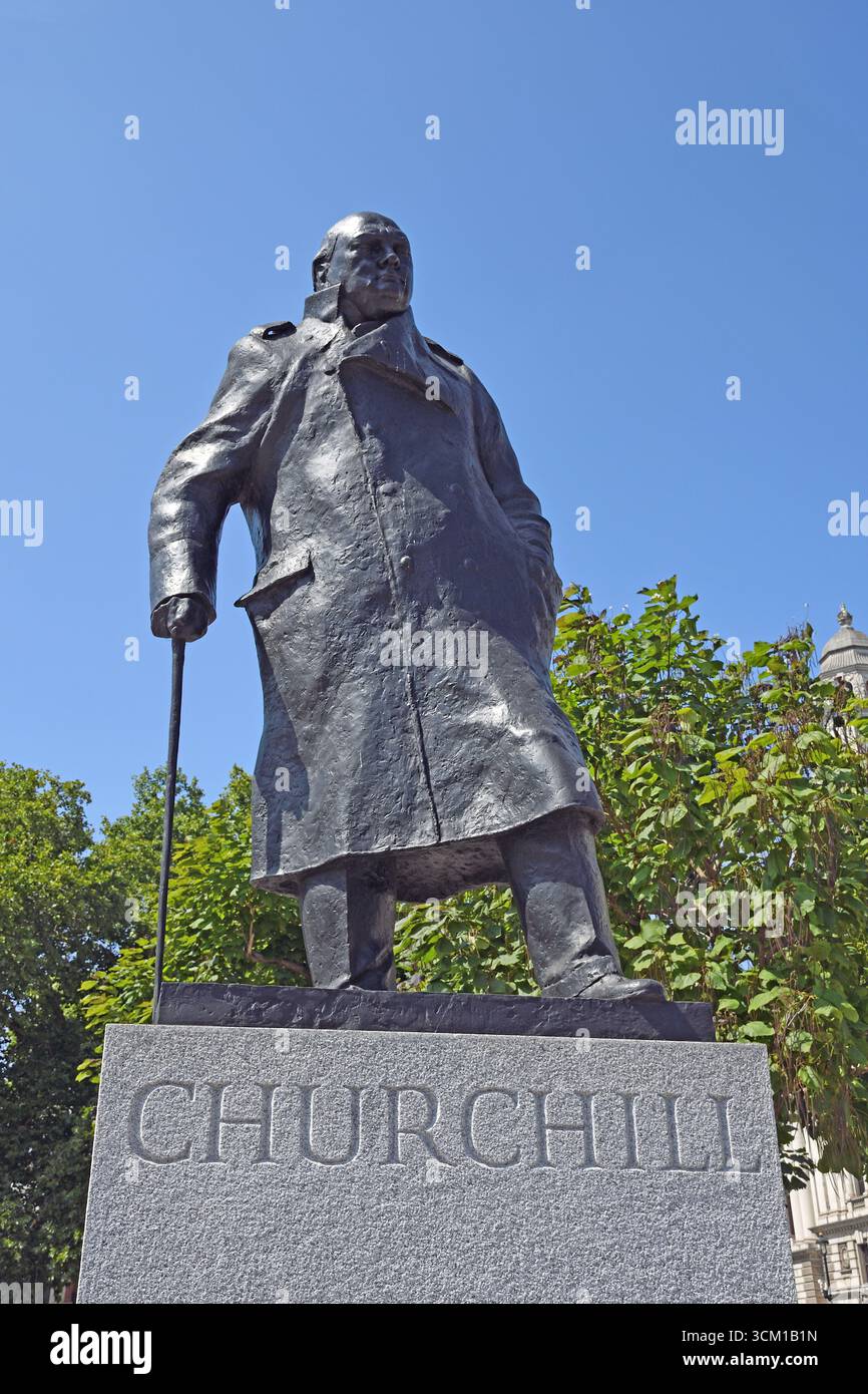 Statue de Sir Winston Churchill, Parliament Square, Westminster, Cité de Westminster, Londres, Royaume-Uni Banque D'Images