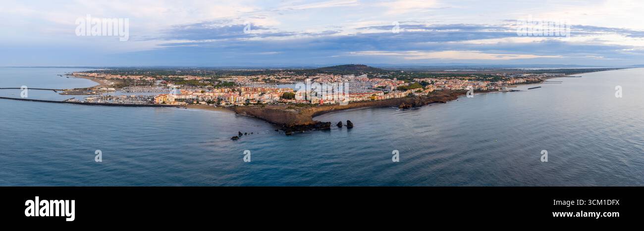 Panorama lever de soleil du Cap d'Agde en Occitanie, France Banque D'Images