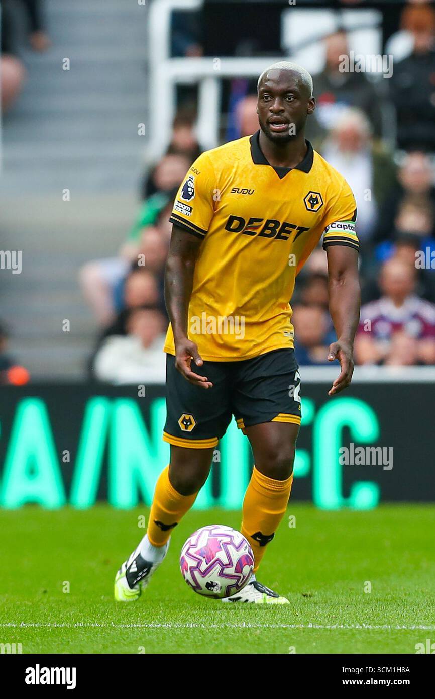 Newcastle, Royaume-Uni. 13 septembre 2025. Toti Gomes des Wolverhampton Wanderers lors du Newcastle United FC contre Wolverhampton Wanderers FC English premier League match au St.James' Park, Newcastle, Angleterre, Royaume-Uni le 13 septembre 2025 crédit : Lee Keuneke/Every second Media crédit : Every second Media/Alamy Live News Banque D'Images