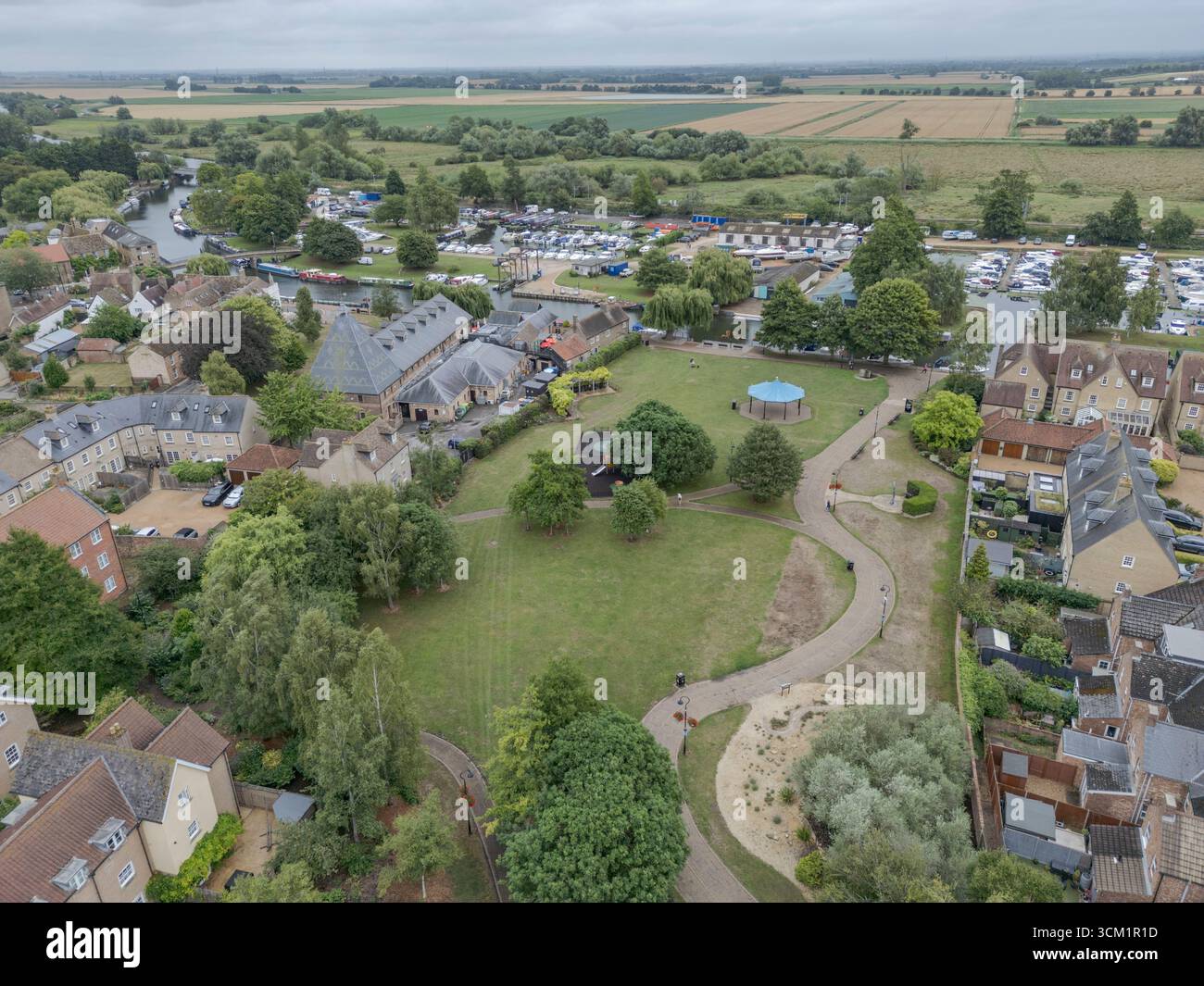 Vue aérienne des jardins Jubilee et de la rivière Great Ouse, Ely (CB7), Cambridgeshire, Royaume-Uni. Banque D'Images