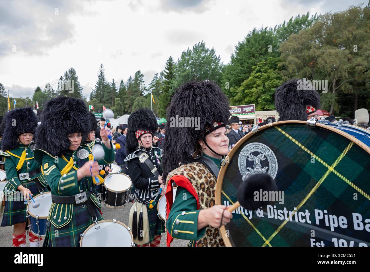 Braemar rassemblement, Huntly et District pipe band. Banque D'Images