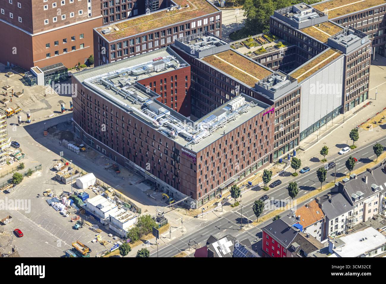 Vue aérienne, Am Dortmunder U, chantier de construction avec nouveau bâtiment hôtelier Moxy et Residence Inn à l'angle de Emil-Schumacher-Strasse et Rheinische Banque D'Images Vue aérienne, Am Dortmunder U, chantier de construction avec nouveau bâtiment hôtelier Moxy et Residence Inn à l'angle de Emil-Schumacher-Strasse et Rheinische Banque D'Images