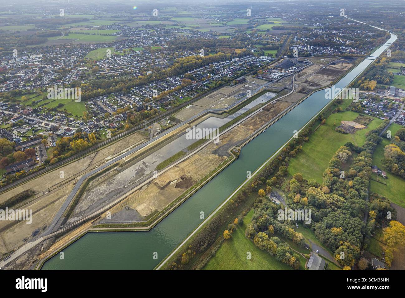 Vue aérienne, Wasserstadt Aden, zone de construction du quartier urbain prévu sur le site de l'ancienne mine Haus Aden, canal de Datteln-Hamm, Heil, Ber Banque D'Images