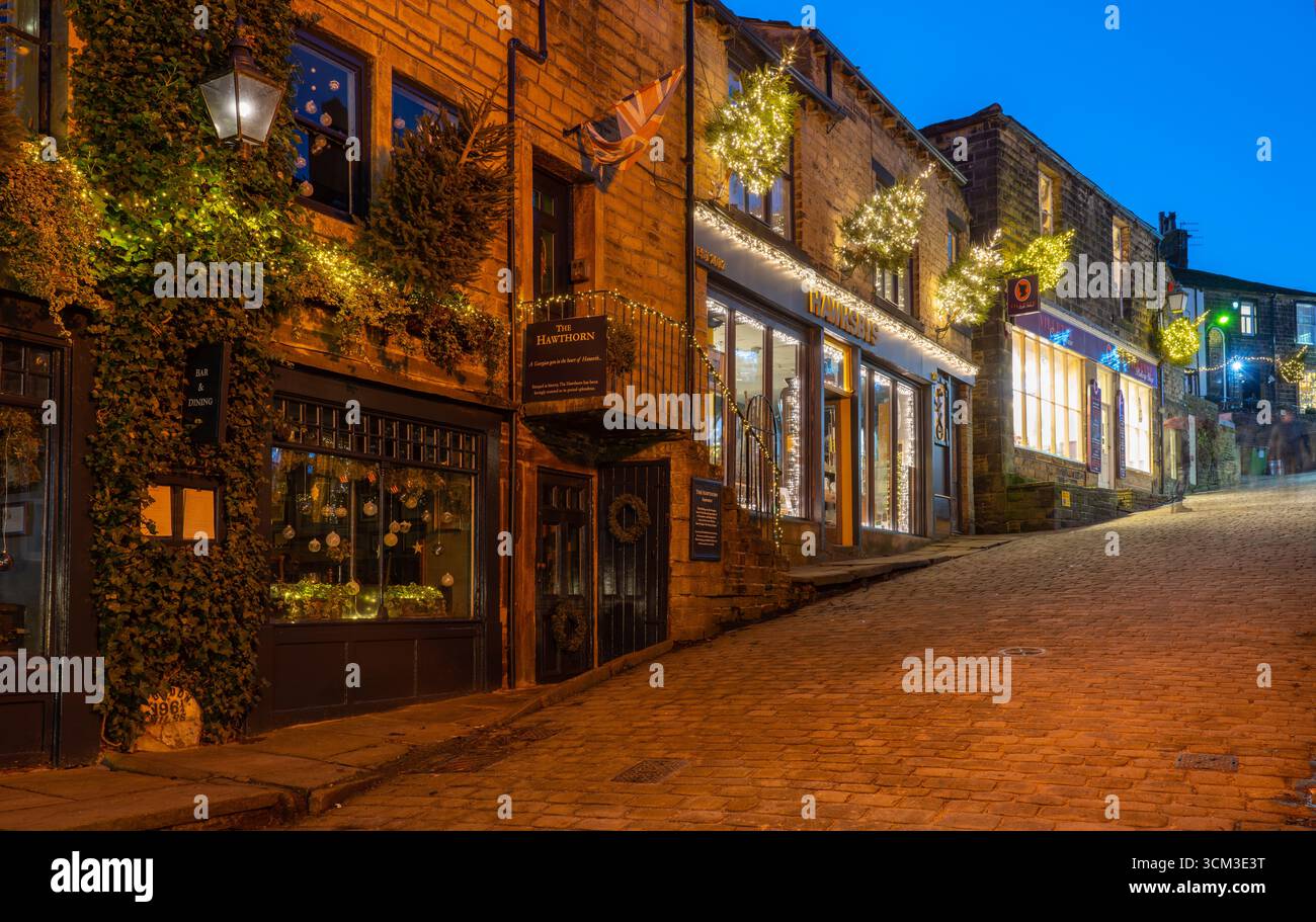 Le restaurant Hawthorn, 103-109 main Street, Haworth, West Yorkshire. Photo en janvier 2025. Banque D'Images