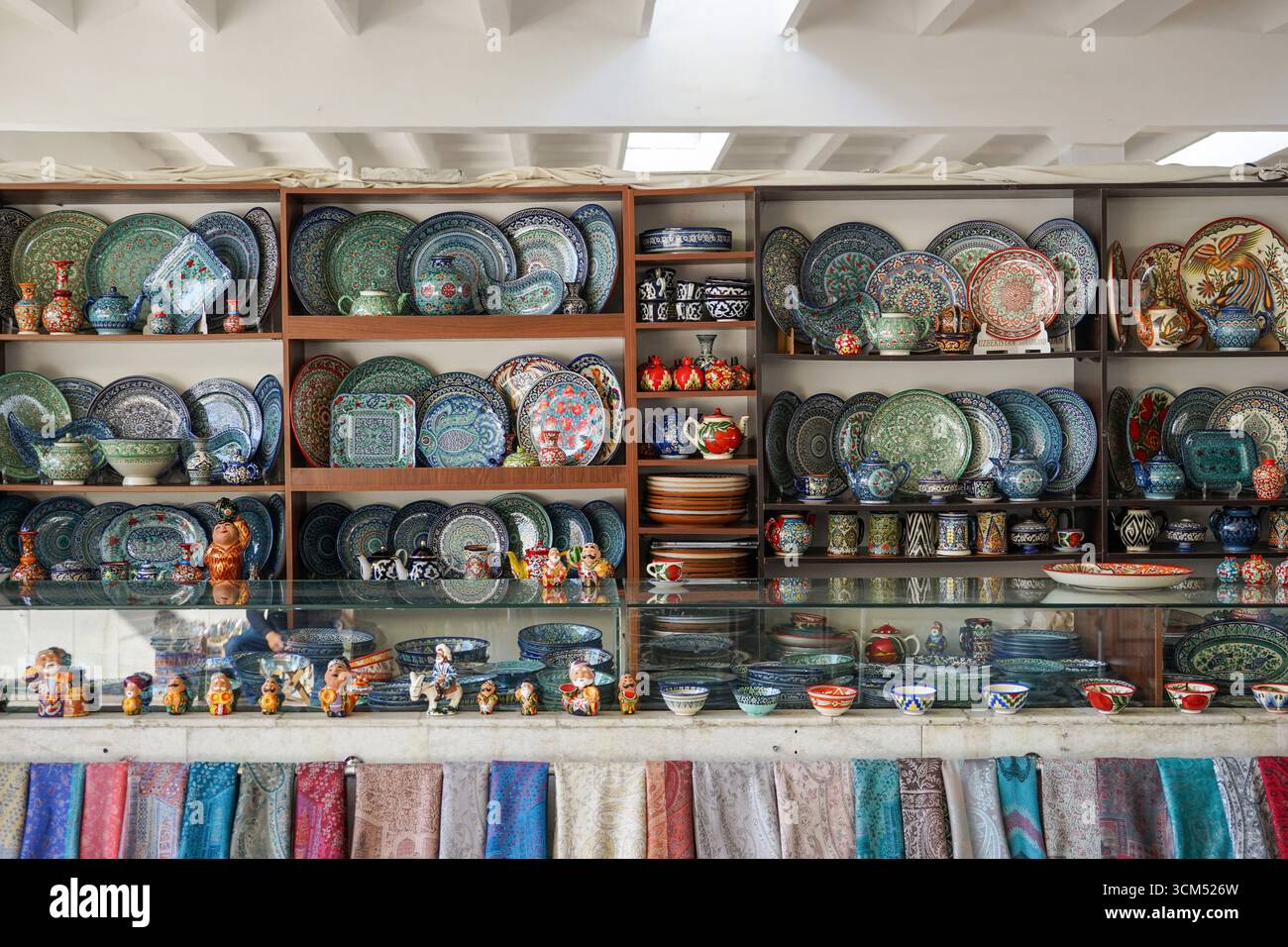 Céramique Rishtan à Siyob Bazaar, Samarcande, Ouzbékistan Banque D'Images