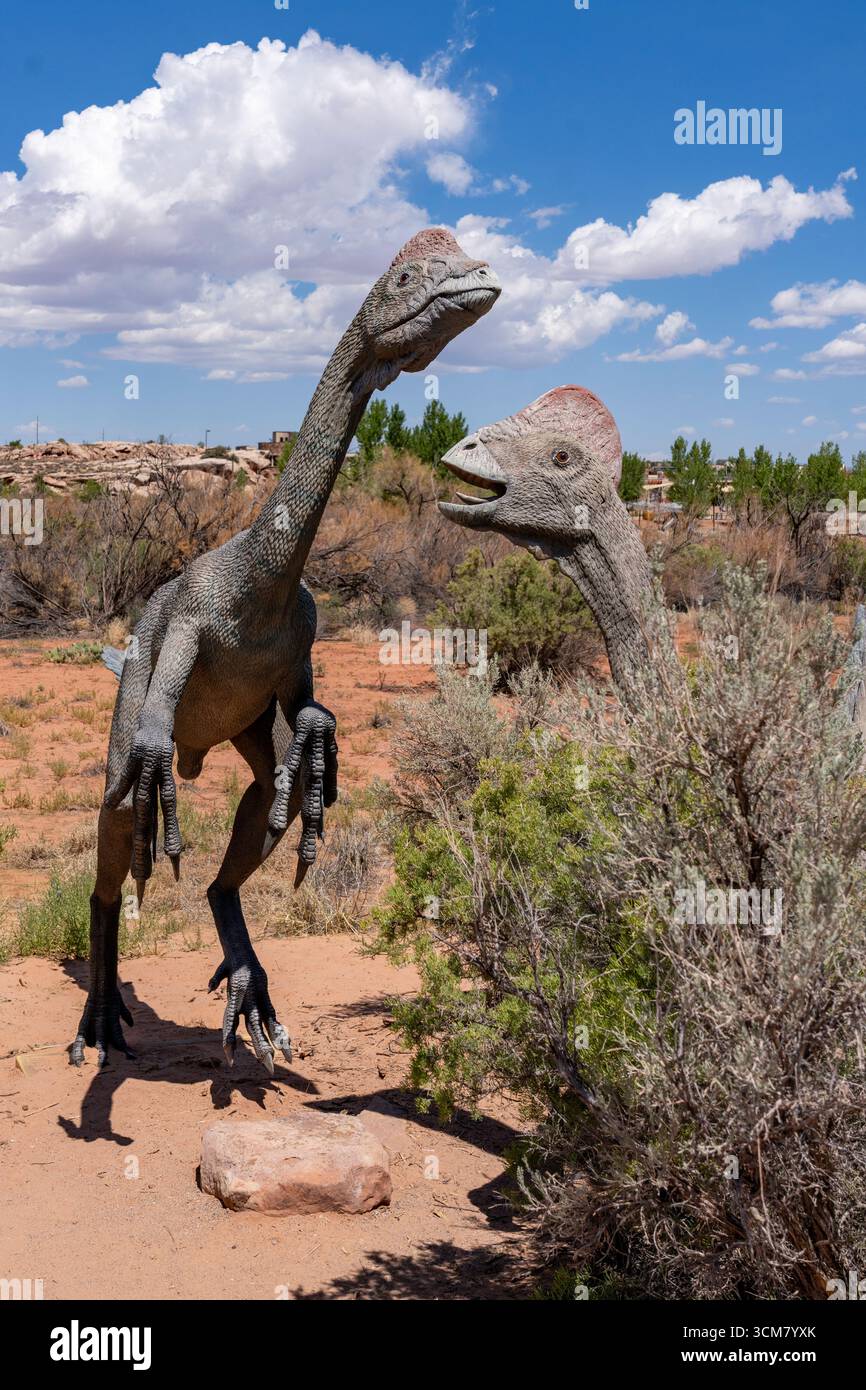 Réplique grandeur nature du dinosaure Chirostenotes pergracilis le parc de dinosaures Moab Giants à Moab, Utah. Banque D'Images