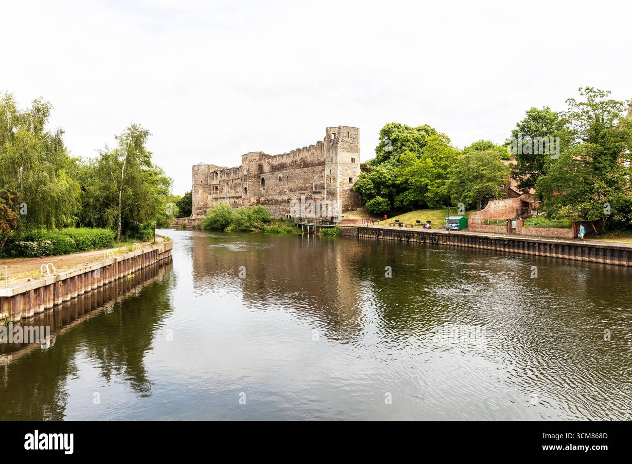 Newark Castle, Newark, Newark on Trent, Nottinghamshire, Royaume-Uni, Angleterre, Newark Castle UK, château, châteaux, rivière Trent, rivière, Rivers, Trent Banque D'Images