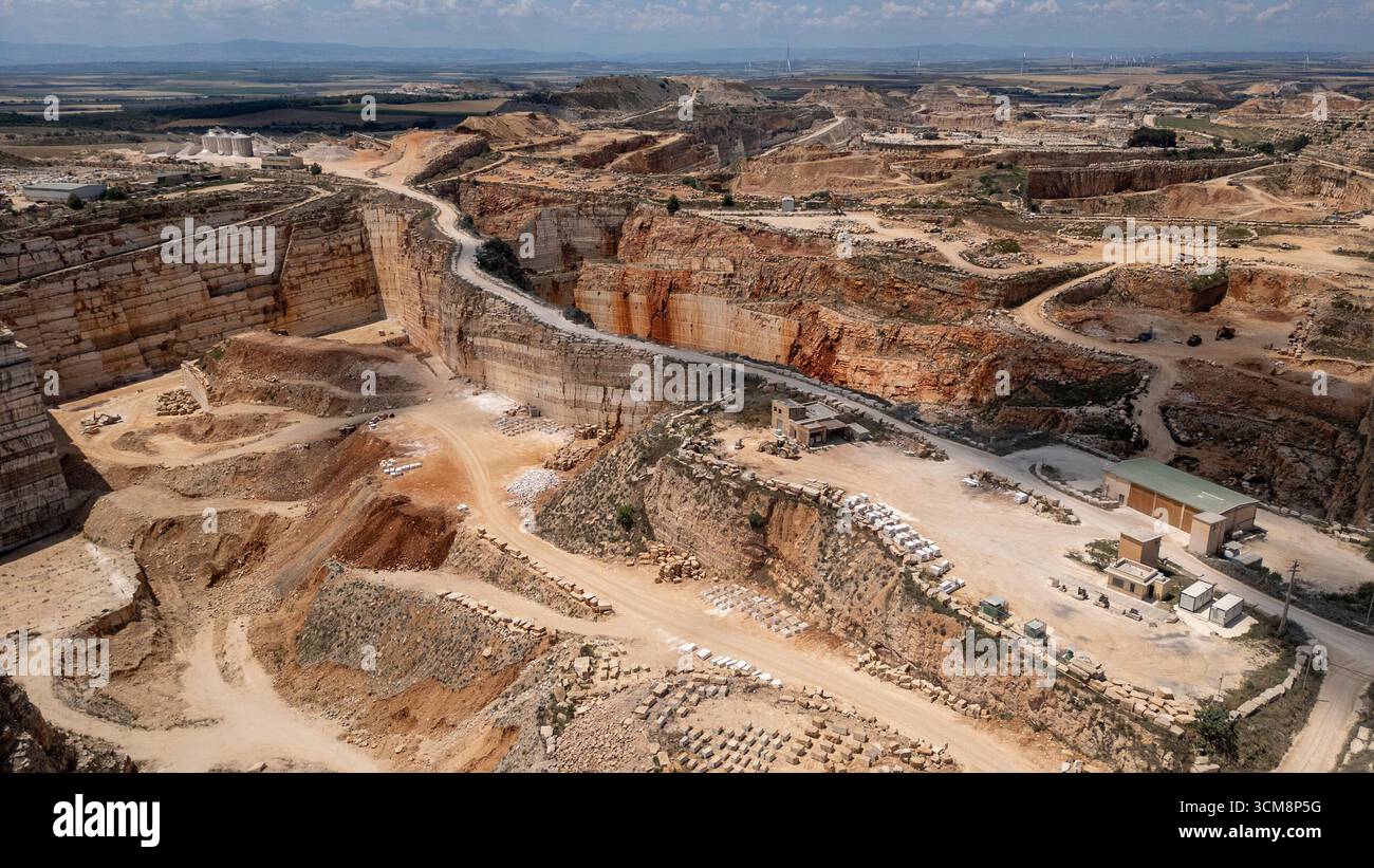 Carrières structurées de marbre et de calcaire près d'Apricena Banque D'Images