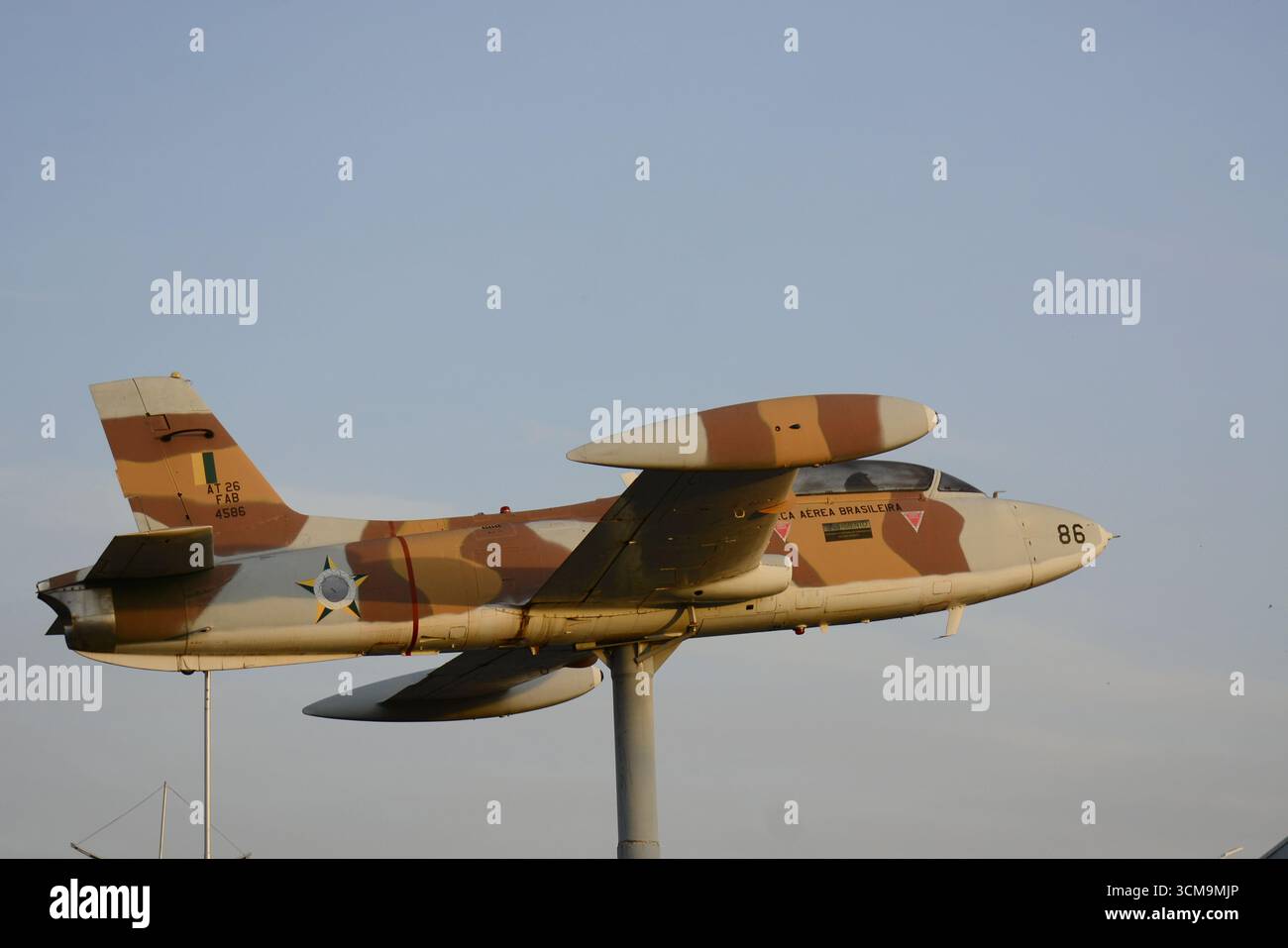 Avion de l'armée de l'air brésilienne connu sous le nom de Xavante vu de côté Banque D'Images