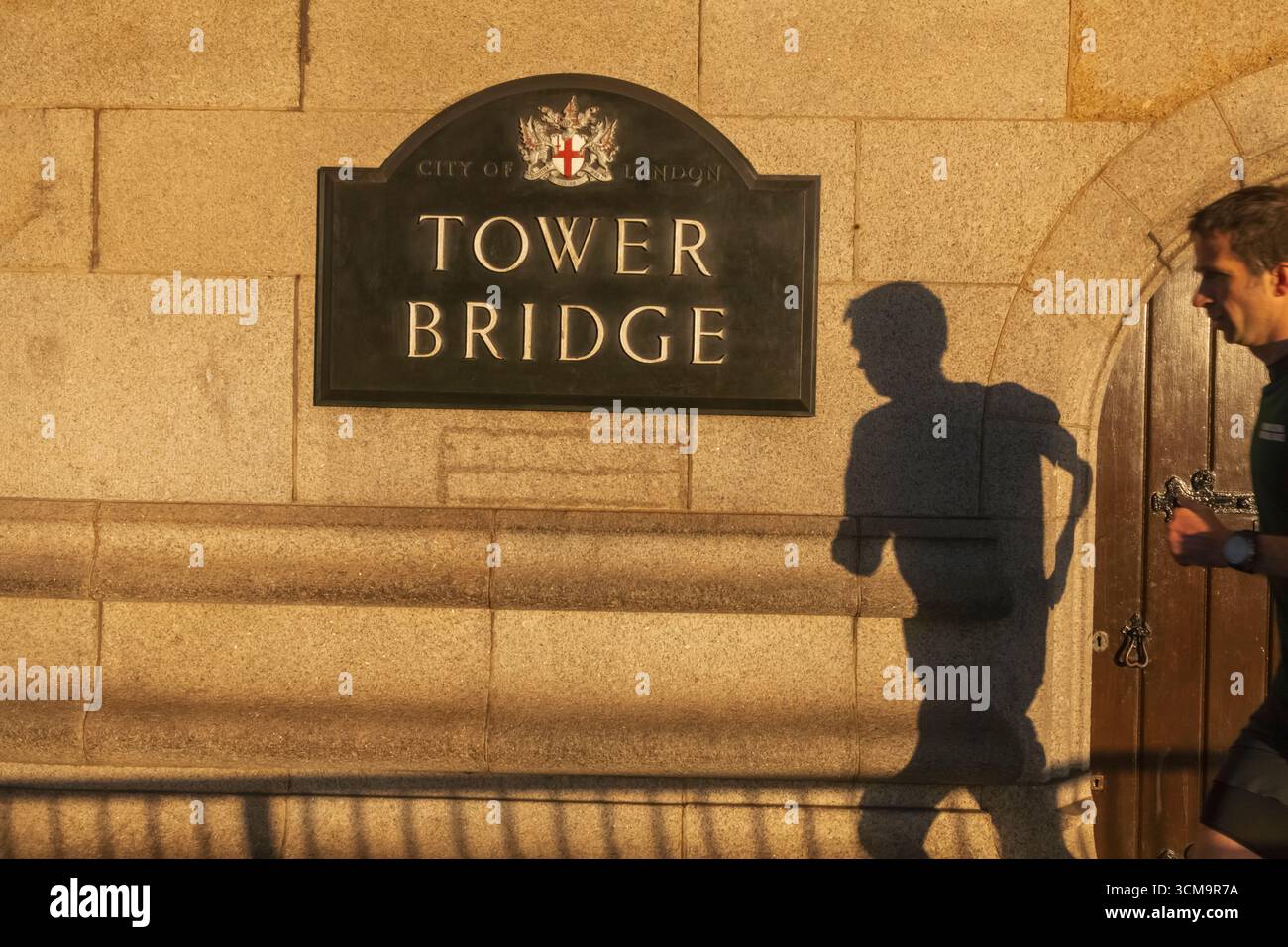 Angleterre, Londres, Tower Bridge Sign Banque D'Images