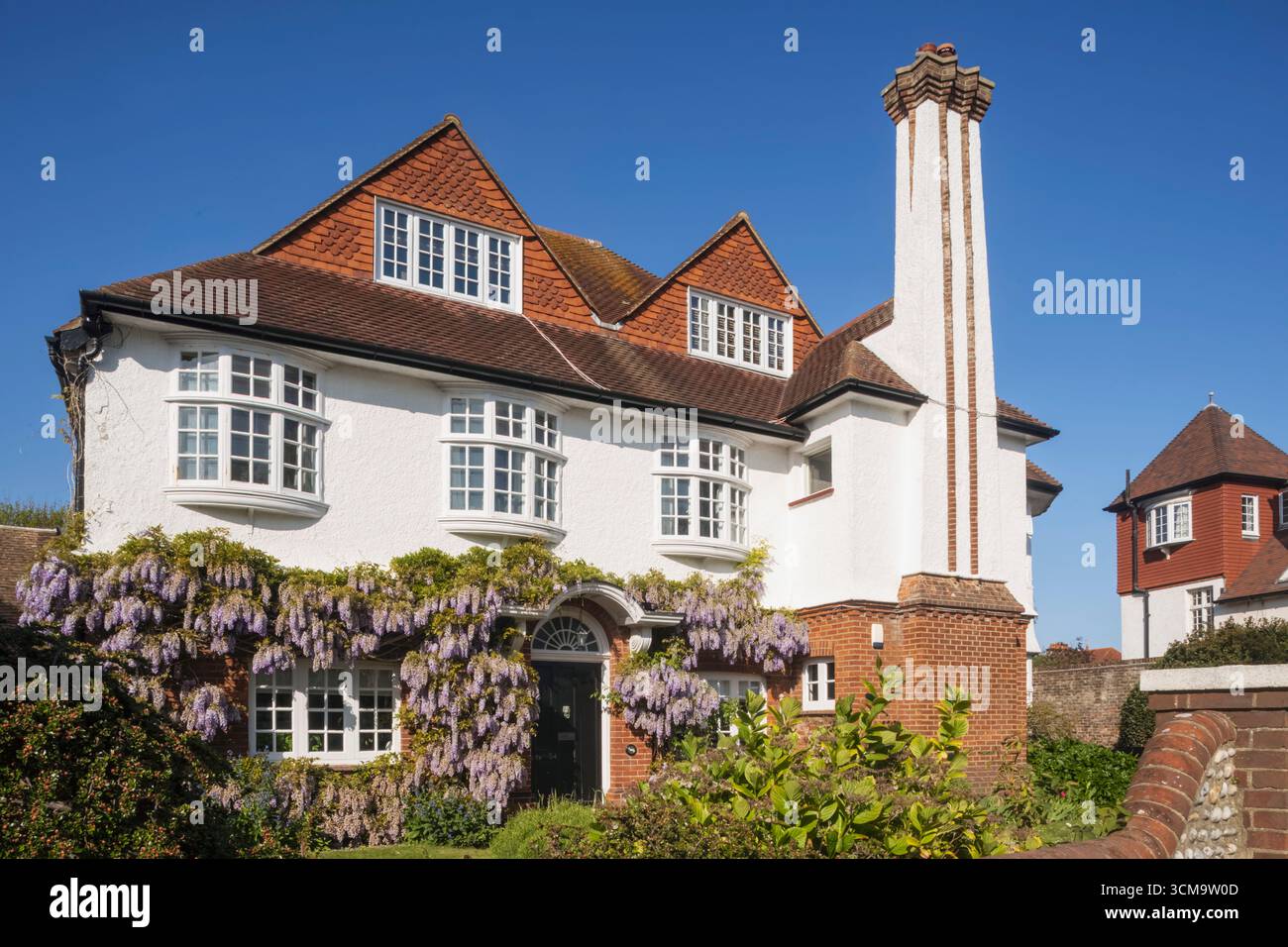 Angleterre, Sussex, East Sussex, Eastbourne, Edwardian Era House avec Wisteria in Bloom Banque D'Images