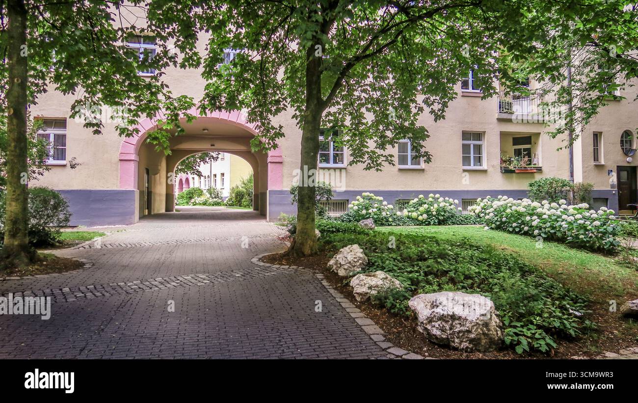 Complexe résidentiel dans le Glockenbachviertel à Munich dans un style baroque simple avec plusieurs cours. Construit en 1909/10. Banque D'Images