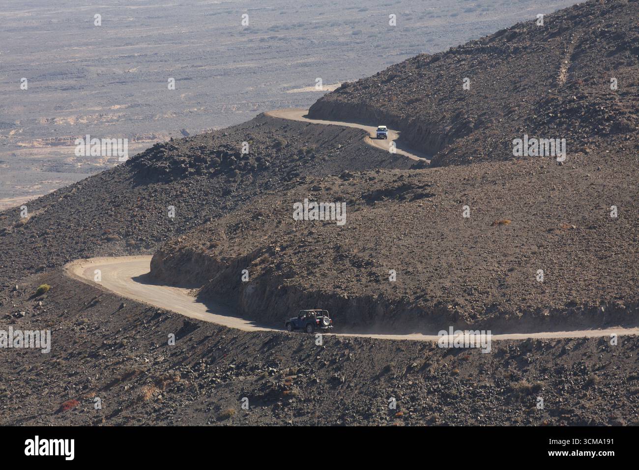 Fuerteventura, point de vue, mer, plage, rochers, Mirador de Barlovento, jeeps, voitures de location, voitures de location sur les routes de gravier, Parque Natural Jandia, nature par Banque D'Images Fuerteventura, point de vue, mer, plage, rochers, Mirador de Barlovento, jeeps, voitures de location, voitures de location sur les routes de gravier, Parque Natural Jandia, nature par Banque D'Images