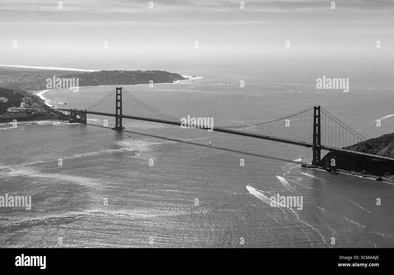 Golden Gate Bridge du côté de la baie, ciel bleu, San Francisco, San Francisco Bay Area, États-Unis d'Amérique, Californie, États-Unis, États-Unis, vue aérienne, bir Banque D'Images