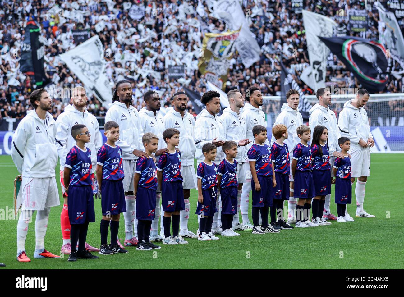 Turin, Italie. 13 septembre 2025. Les joueurs de la Juventus ont vu lors du match de Serie A 2025/2026 entre la Juventus FC et l'Inter au stade Allianz. Score final Juventus FC 4 : 3 Inter. (Photo de Grzegorz Wajda/SOPA images/SIPA USA) crédit : SIPA USA/Alamy Live News Banque D'Images