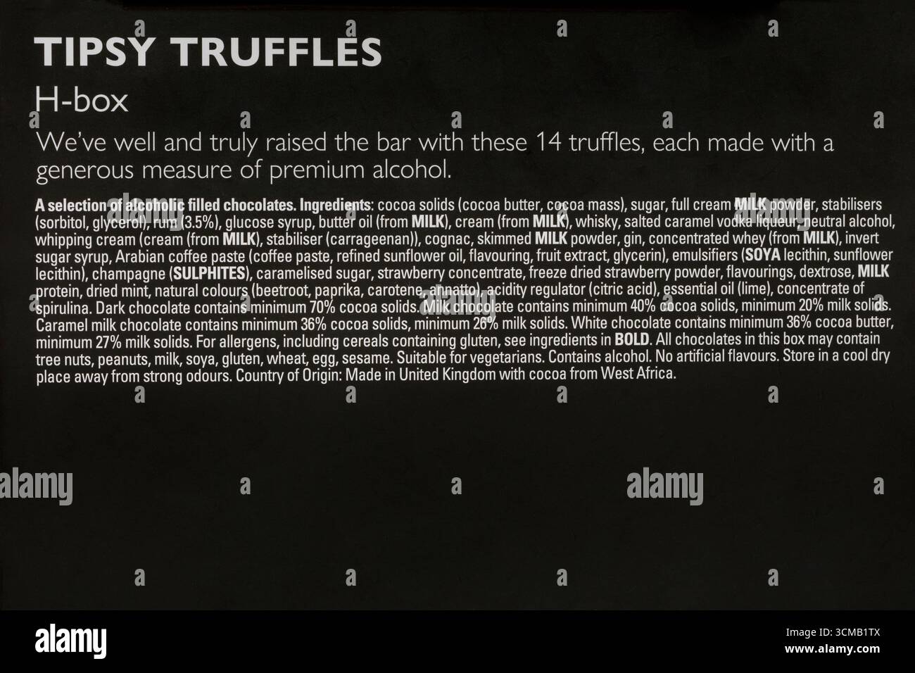 Liste des ingrédients au dos de la boîte de chocolats Hotel chocolat Tipsy Truffles Banque D'Images