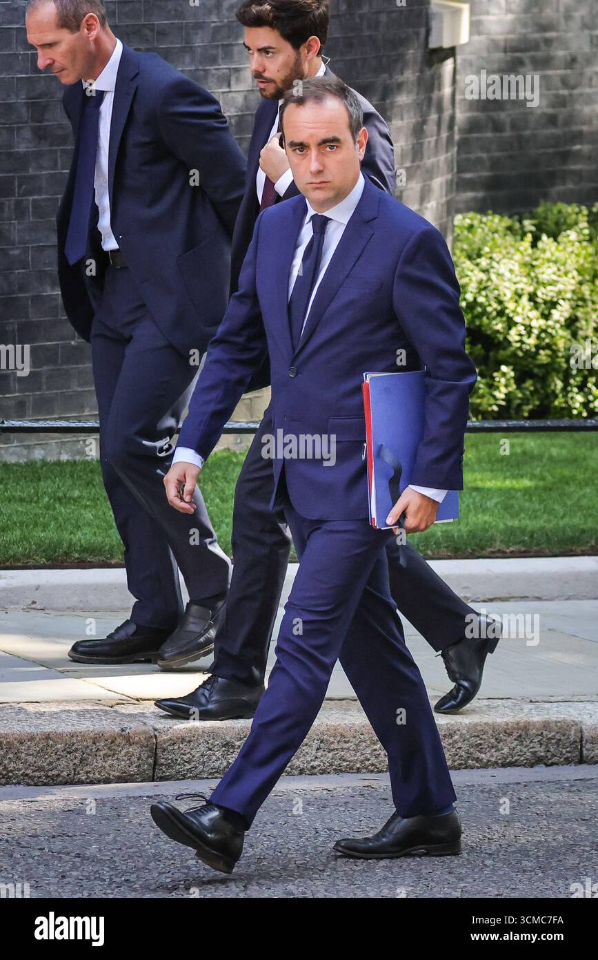 Sébastien Lecornu, premier ministre français, puis ministre de la Défense lors du sommet France-Royaume-Uni à Downing Street, Londres, Royaume-Uni Banque D'Images