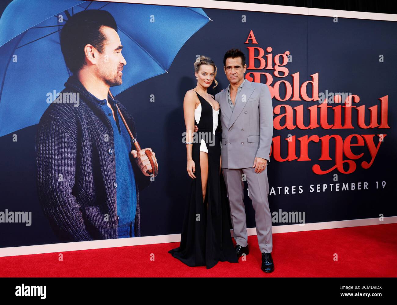 New York, États-Unis. 15 septembre 2025. Colin Farrell et Margot Robbie arrivent sur le tapis rouge à la première de 'A Big Bold Beautiful Journey' New York au AMC Lincoln Square Theater le lundi 15 septembre 2025 à New York photo par John Angelillo/UPI crédit : UPI/Alamy Live News Banque D'Images