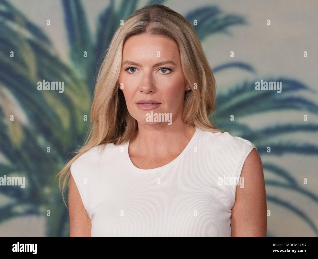 Los Angeles, États-Unis. 15 septembre 2025. Elisha Cuthbert arrive au LONDON CALLING Los Angeles Premiere qui a eu lieu à l'Harmony Gold à Los Angeles, CA le lundi, ?septembre 15, 2025. (Photo de Sthanlee B. Mirador/Sipa USA) crédit : Sipa USA/Alamy Live News Banque D'Images