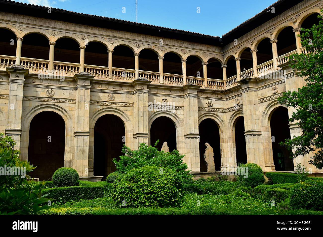 Le cloître de l'ancien monastère de Saint Marc de León Banque D'Images